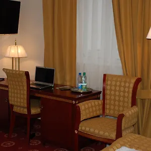 hotel-holiday-park.warsawhotelspoland.com/